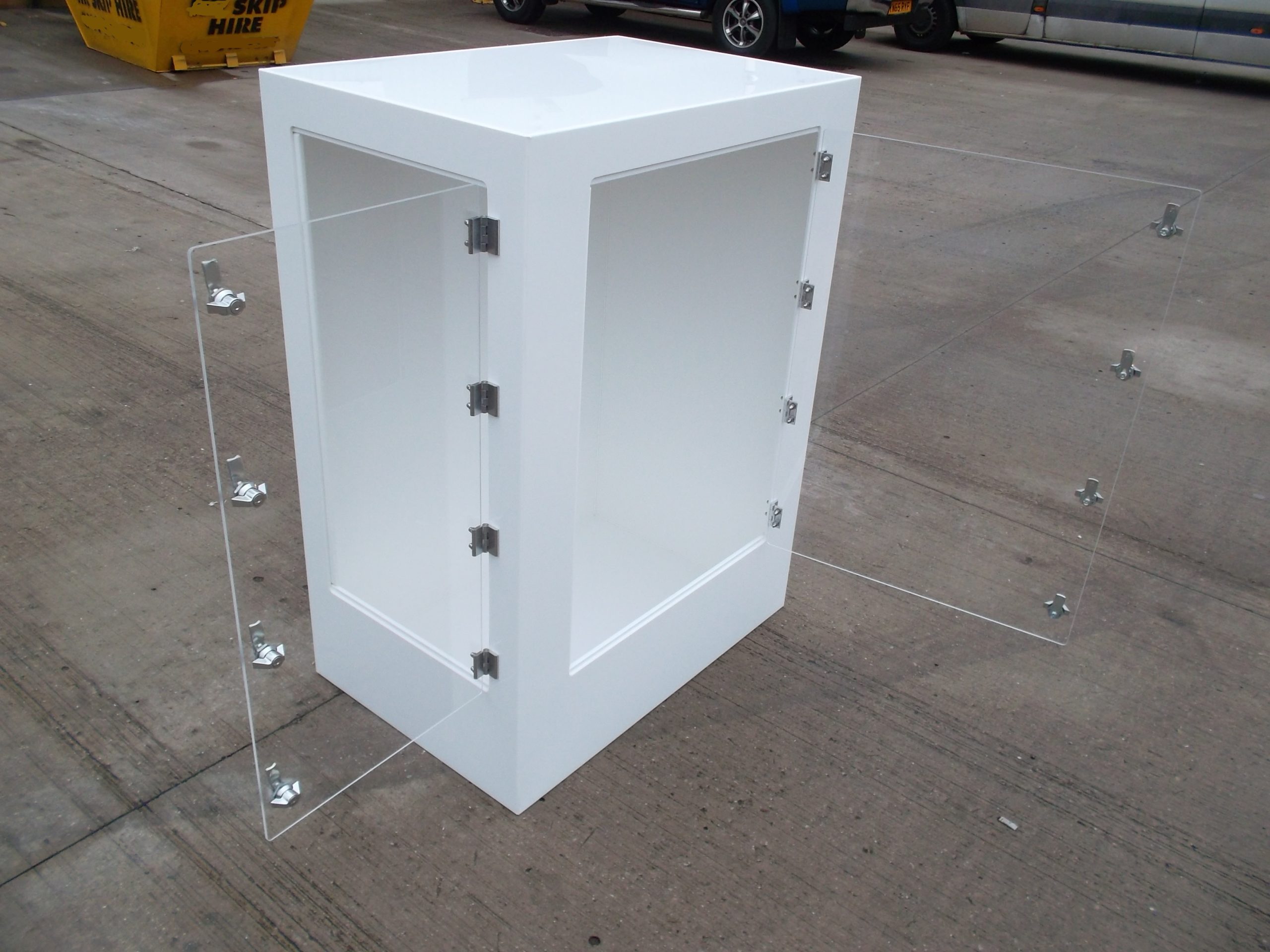 2ft X 3ft X 4ft With 2 Doors Windows 2