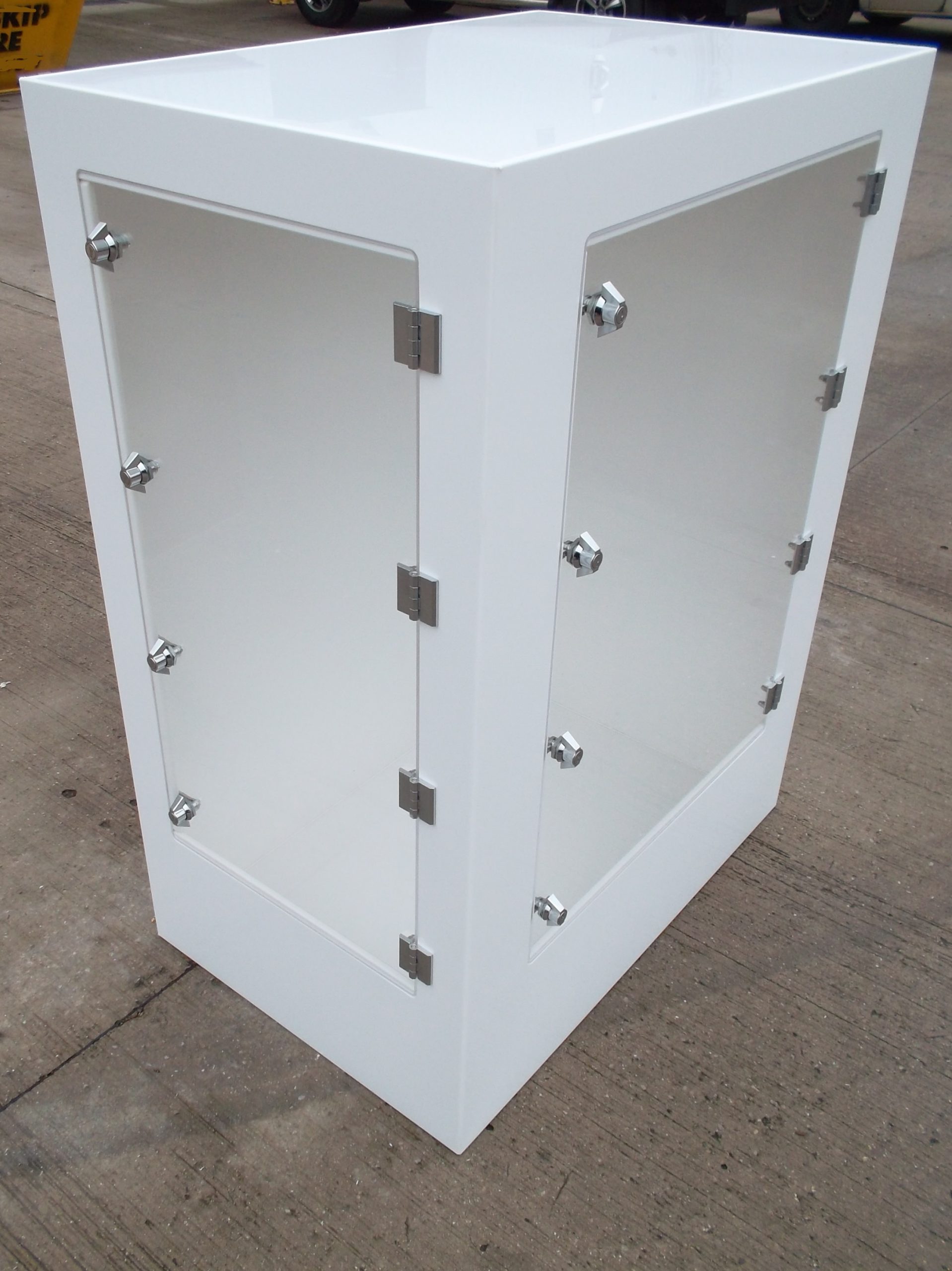 2ft X 3ft X 4ft With 2 Doors Windows