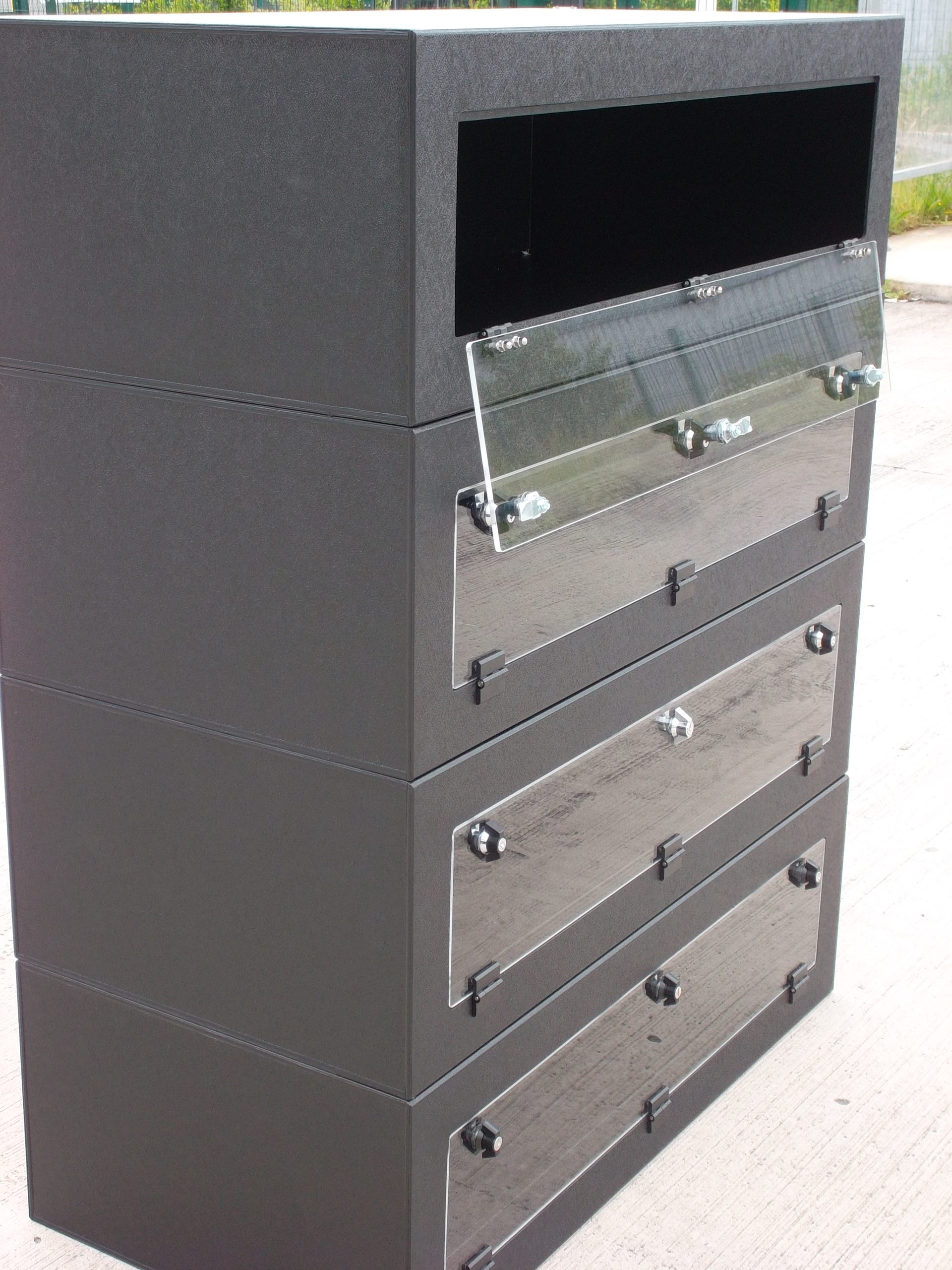 Vivs Stack Outside June 2012 Samsung 024